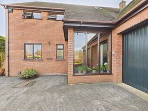 Entrance Porch- click for photo gallery
